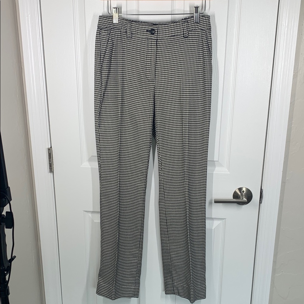 White House Black Market The slim black and white houndstooth pants size 4